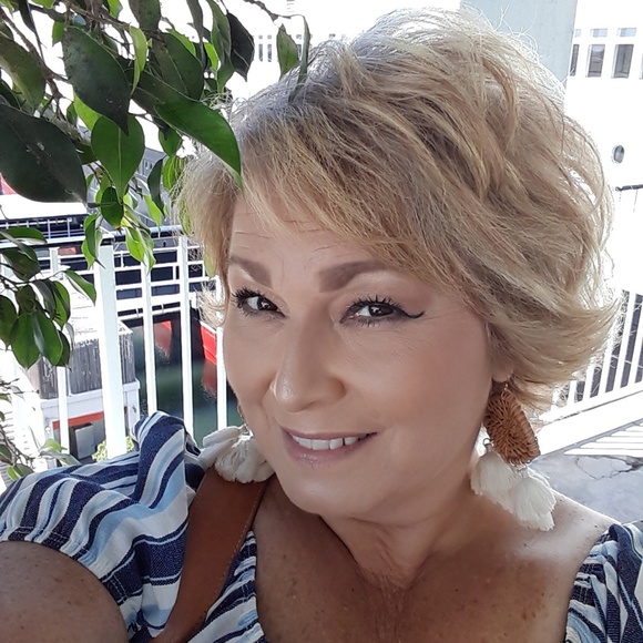 Meet your Posher, Roxana - Picture 2 of 2